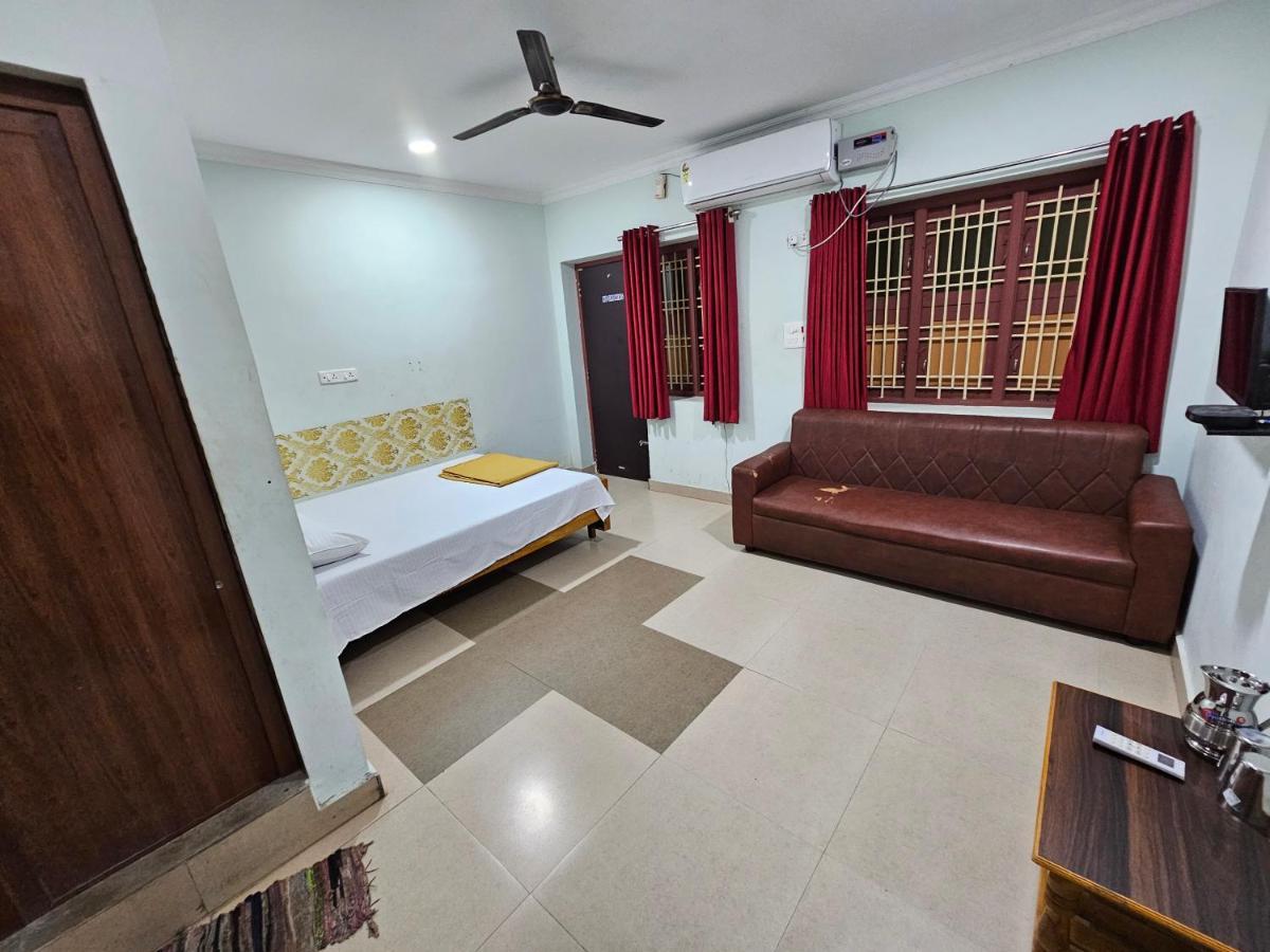 Arunachala Guest House Vriddhachalam ภายนอก รูปภาพ
