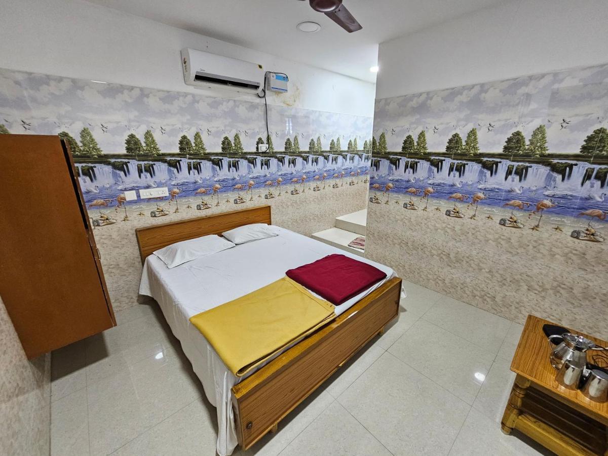 Arunachala Guest House Vriddhachalam ภายนอก รูปภาพ